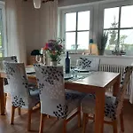 Reethus-am-hafen Reetdachhaus Hafenblick Mit Garten Und Blick Aufs Wasser * Rankwitz