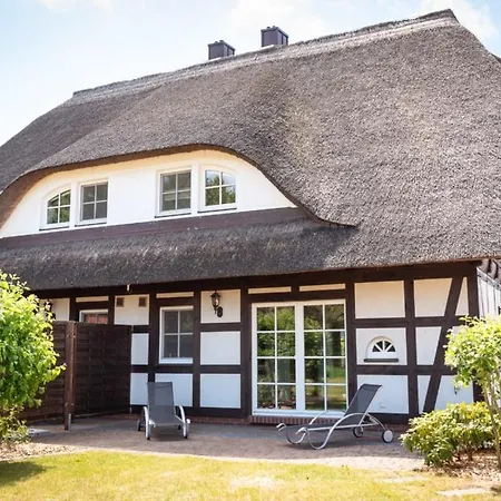 Reethus-am-hafen Reetdachhaus Hafenblick Mit Garten Und Blick Aufs Wasser *